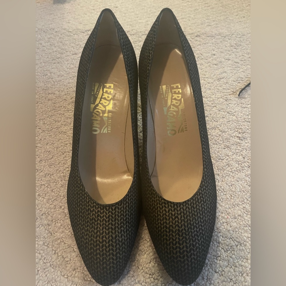 Ferragamo barely worn herringbone heels size 9